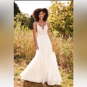 BRAND NEW WEDDING DRESS